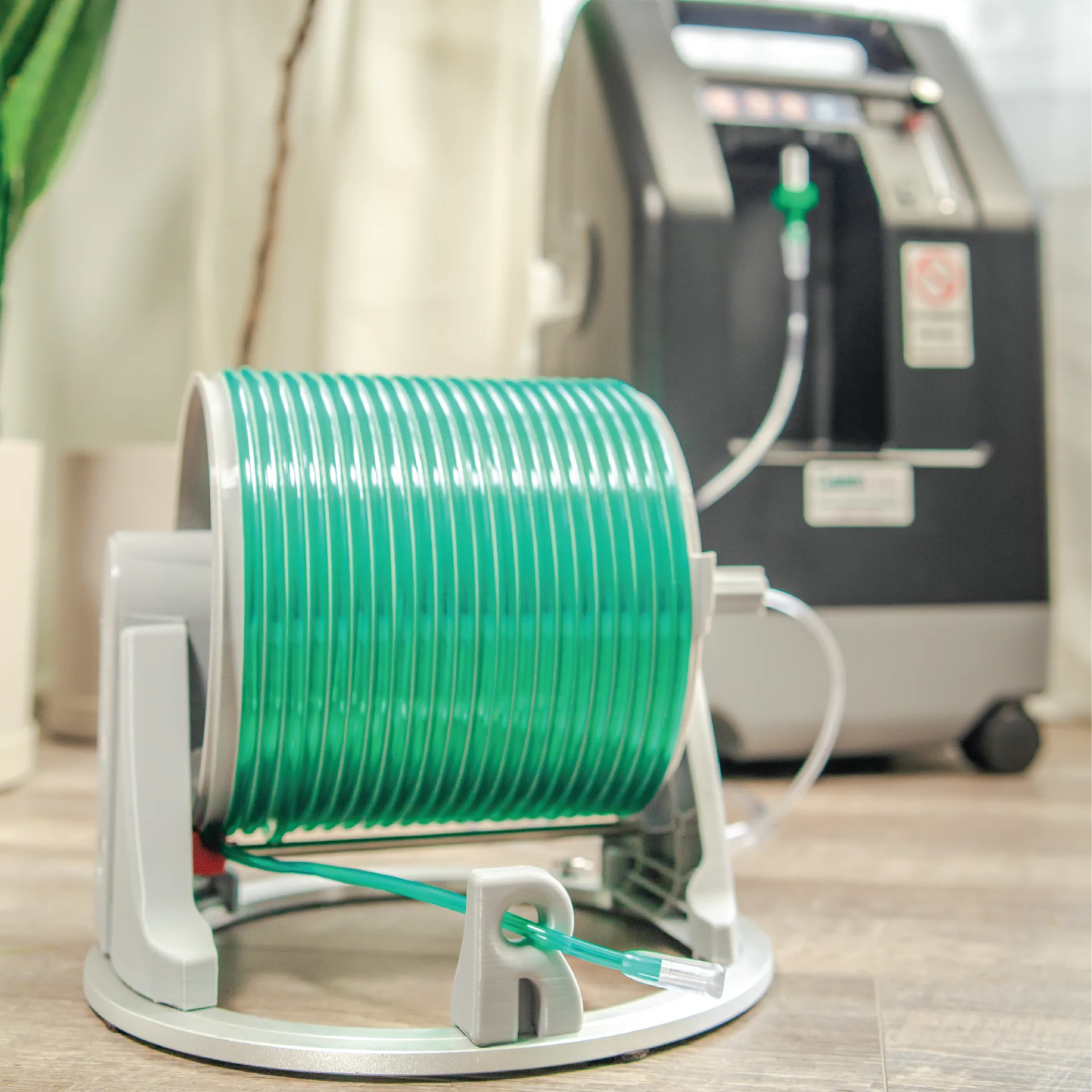Best way to manage oxygen tubing in a real home